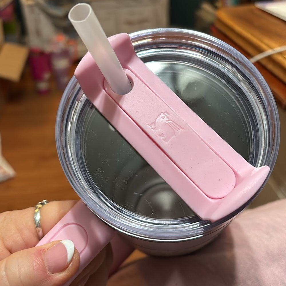 Stanley NWT Pink Watercolor Tulle 40 Ounce Cup - Picture 3 of 5
